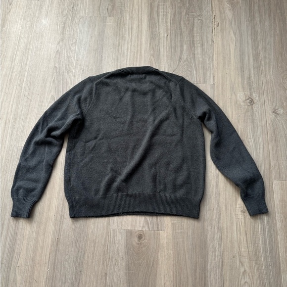 Banana Republic Men's Charcoal Crewneck Sweater - Picture 2 of 6